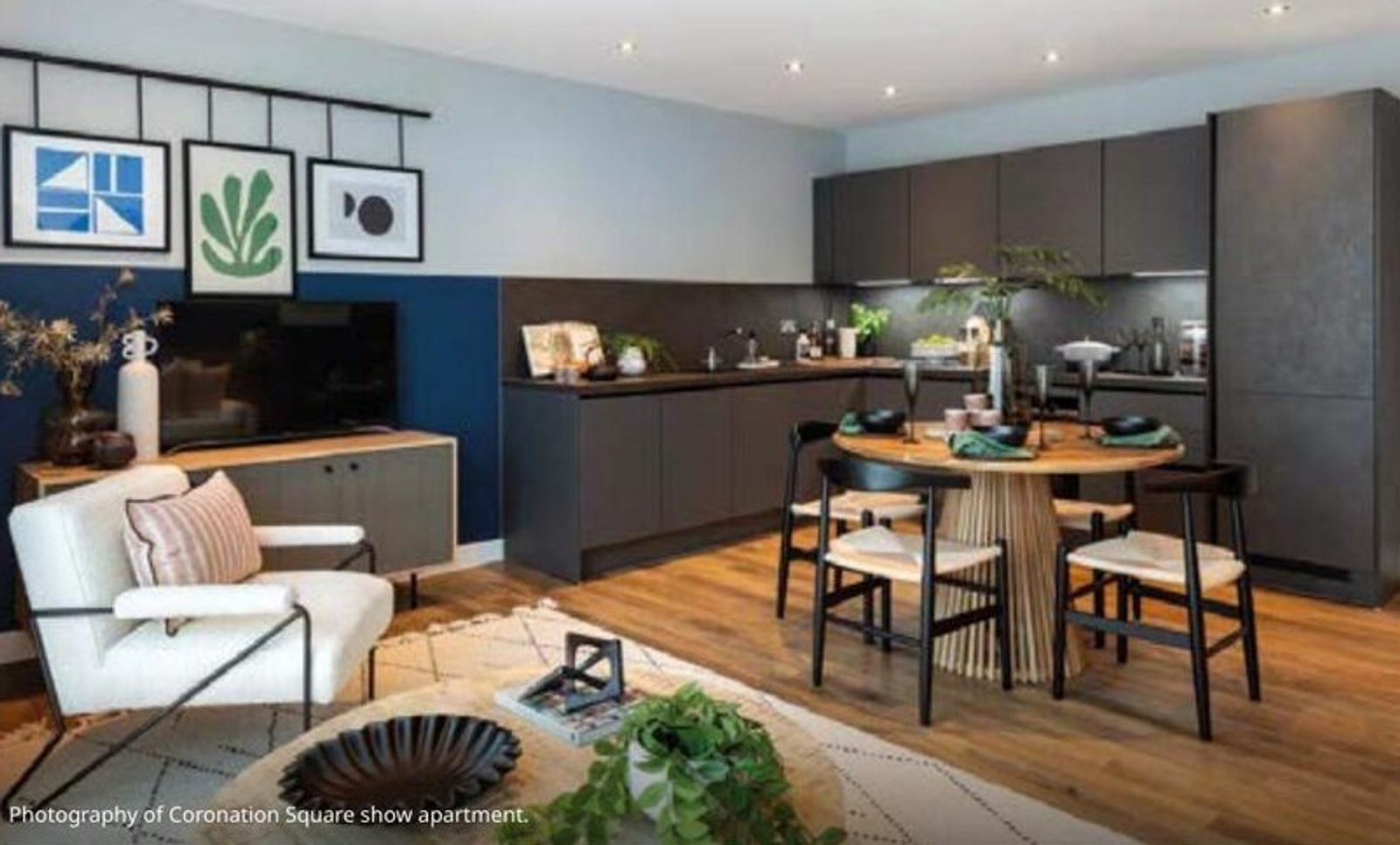 2 bed · 791 sq ft